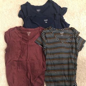 Lot of Ingrid and Isabel Maternity tshirts size Medium